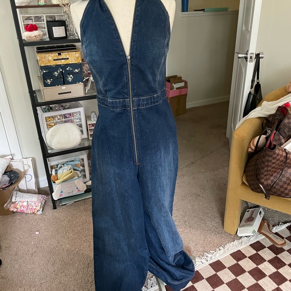 Alice + Olivia Jersey-trimmed Stretch-denim Halterneck Jumpsuit - Mid denim - Picture 3 of 13